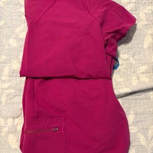 Figs Technical Collection Scrub Set in Bright Pink